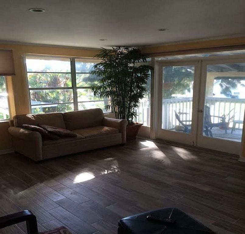 Spacious Beach House Unit,Beautifully Furnished 2 Bed 2Bath./2Min.Walk To Beach Clearwater Beach Exterior foto